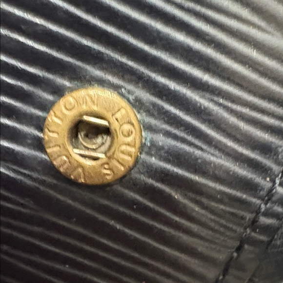 Authentic black EPI  Louis Vuitton agenda / passport holder with COA - Picture 6 of 17